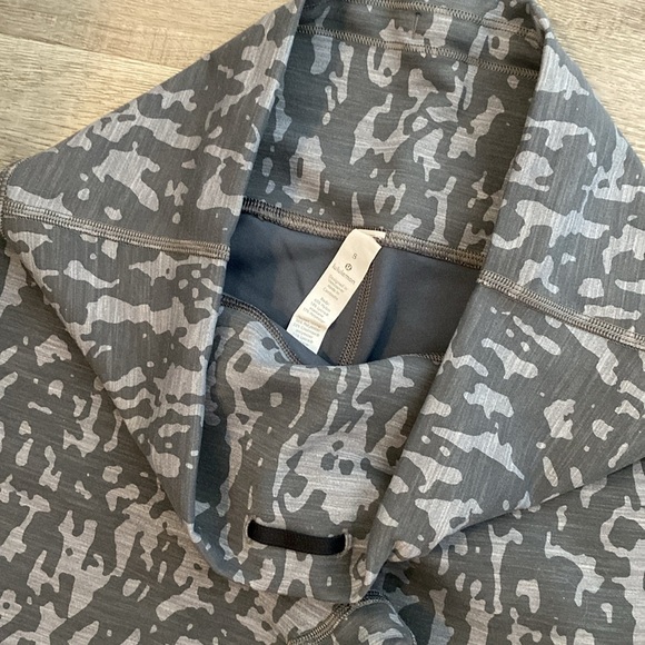 Lululemon Wunder Under size 8 25” - Picture 3 of 3